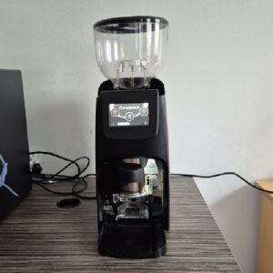 Groundbreaker mit Tamper